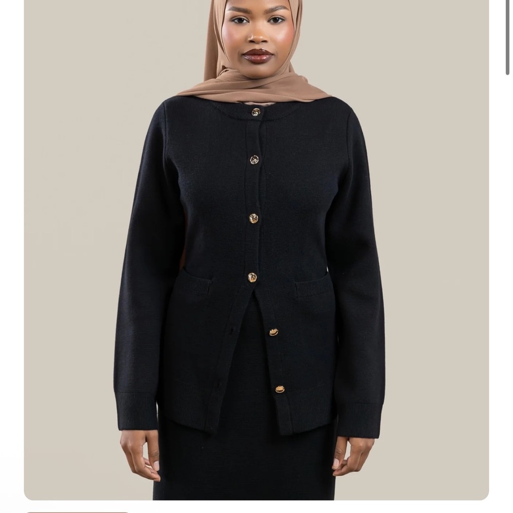 Naadean Cardigan | Noir - Picture 9 of 10